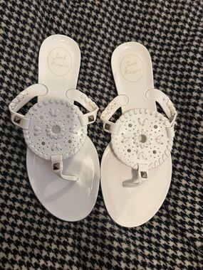 Jack Rogers White Jelly Medallion Thong Sandals